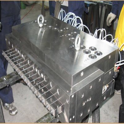 Полированная и электропластированная 700 мм CPVC WPC Полая дверная панель экструзионная форма экспортер