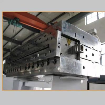 Профиль WPC дерево PP/PE Композитная наружная линия экструзионной доски 4200mm*1500mm*2100mm