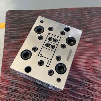 Экструзионная форма для серебряного отделки UPVC профиля сцепления окон и режима формирования пленки PVC