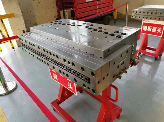 Высокий спрос двойной винтовой UPVC / WPC дверной машины с 38CrMoAlA винтового материала