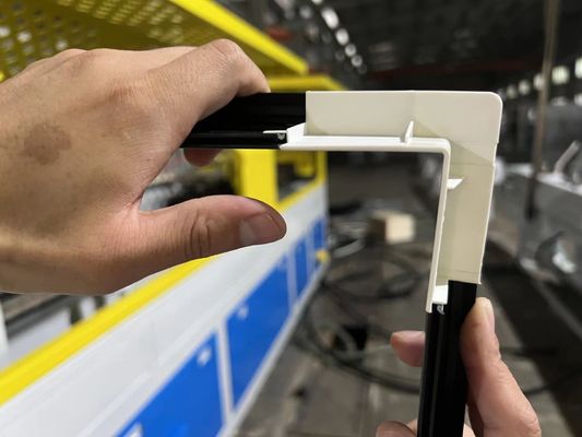 Серебряная отделка UPVC дверной решетки прокладки формы с индивидуальным дизайном и 3CR17 материал