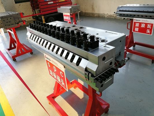 Китайская линия экструзионной работы для напольного покрытия с 3CR17 режимом формирования и экструзионной формой