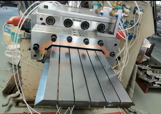 3CR17 Материал, используемый в формах PE WOOD Extrusion Moulding Die для формы верхнего покрытия