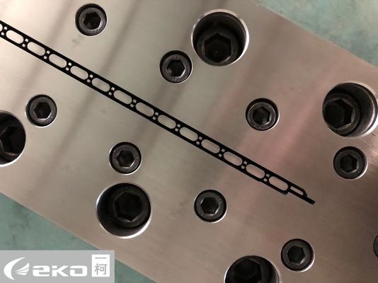 AutoCAD разработанная серебряная ПВХ потолочная форма для UPVC дверной панели производственной линии