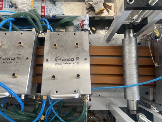 PE WOOD Экструзионная формование пленкой Долгий срок службы и дизайн для пластиковых изделий