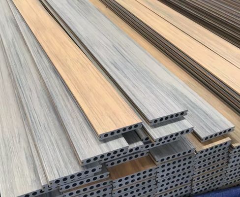 AutoCAD Проектированная линия производства PE WPC Decking Profile Louver Wall Cladding для рынка